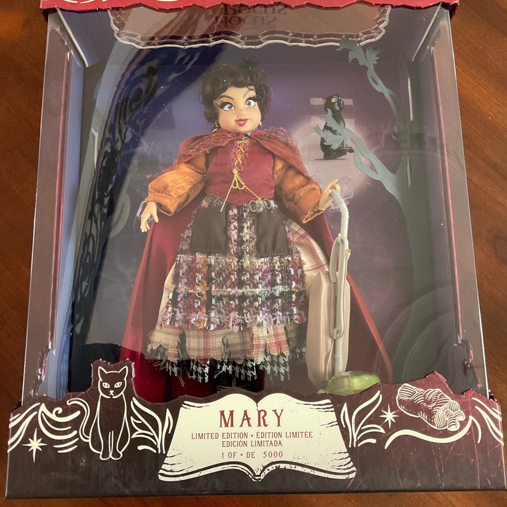 SALE   Disney Hocus Pocus Sanderson sisters Doll ‘’MARY’’  with VACCUM Ltd doll